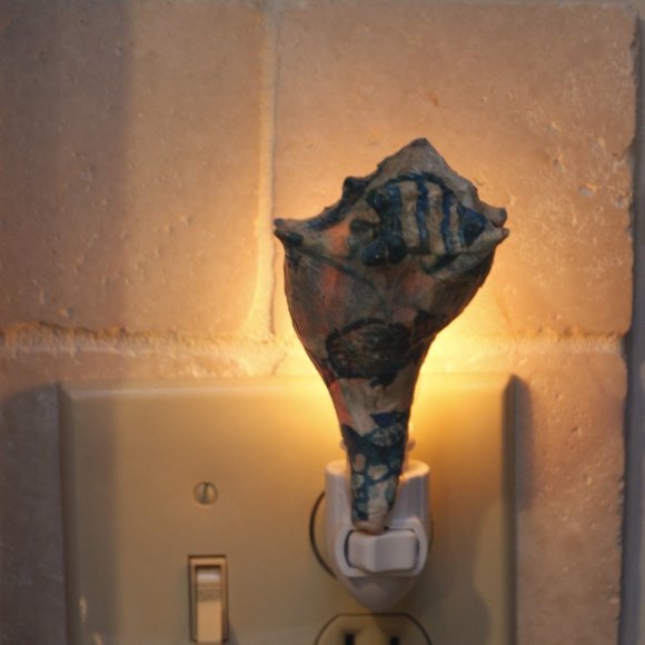 Large Sea Shell Night Light with Blue Fish Printed Design - Picture 3 of 3